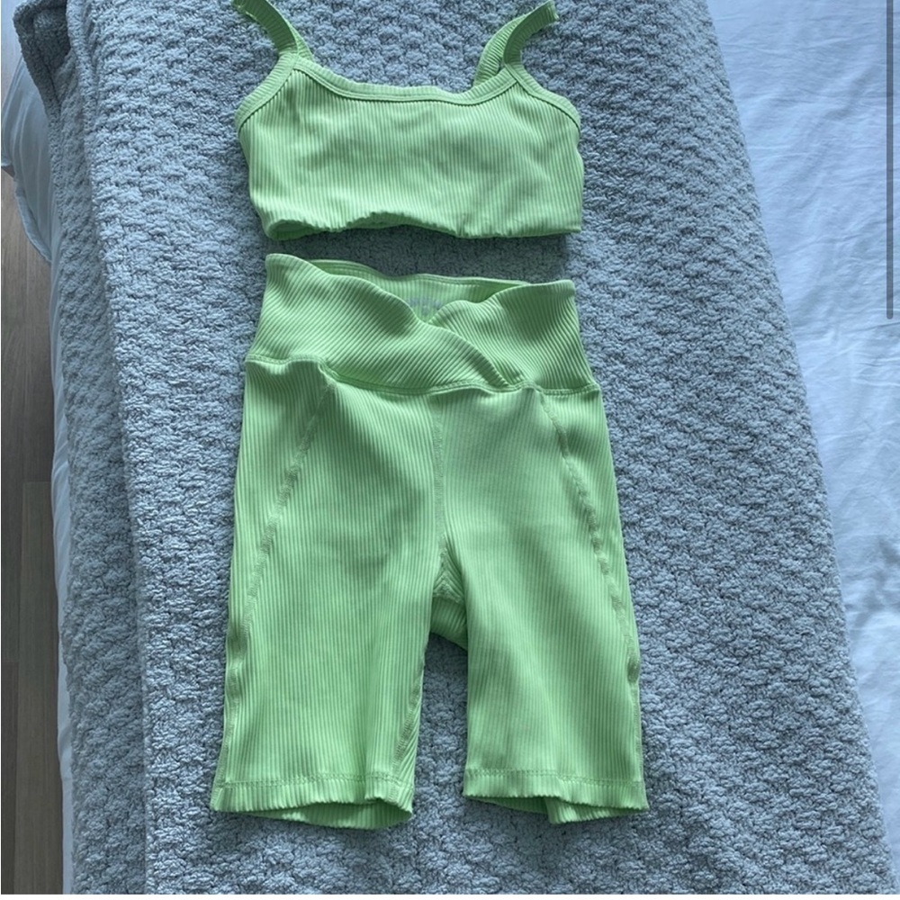 Year of Ours Two-Piece Set, size S, like new💚
